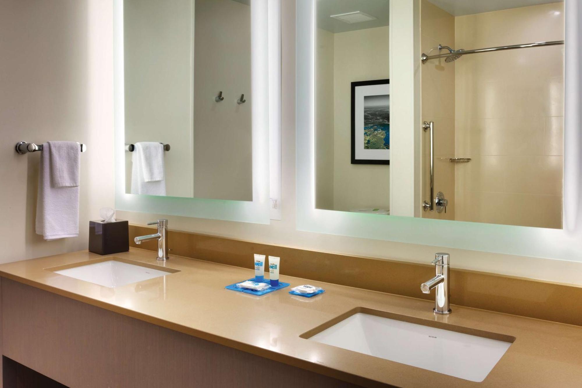 Hyatt House At Anaheim Resort/Convention Center Екстериор снимка