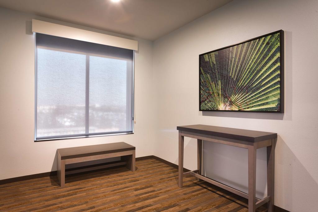 Hyatt House At Anaheim Resort/Convention Center Екстериор снимка